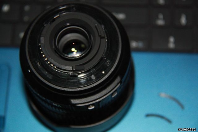 D90 搭機鏡 VR18-105  摔到了  這樣維修會很貴麼?