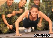 新兵日記中的女士官長好像之前袁詠儀演的花木蘭