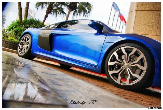 [分享] "Sepang blue" 這色的R8 也太美了吧