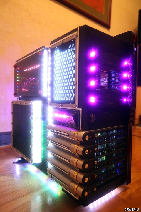 Thermaltake LeveL 10GT 炫光改裝 (圖多)