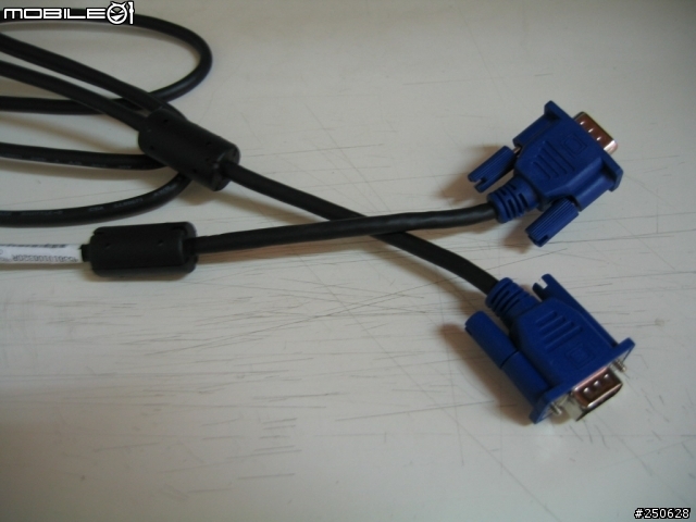 螢幕與電腦主機的線換新的1600x900就沒了
