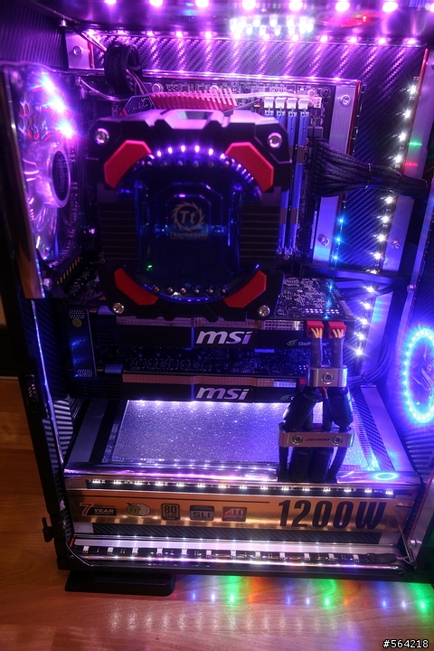 Thermaltake LeveL 10GT 炫光改裝 (圖多)