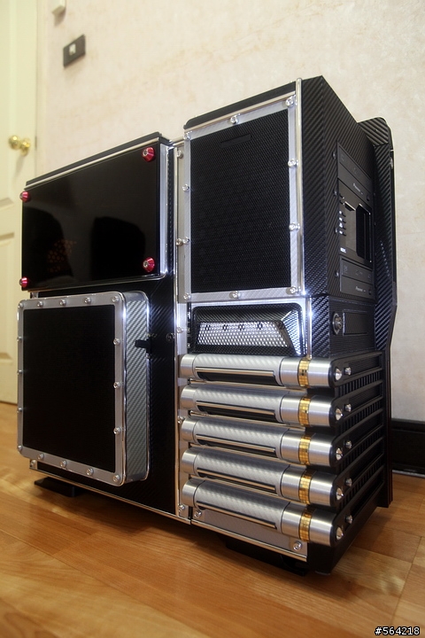 Thermaltake LeveL 10GT 炫光改裝 (圖多)