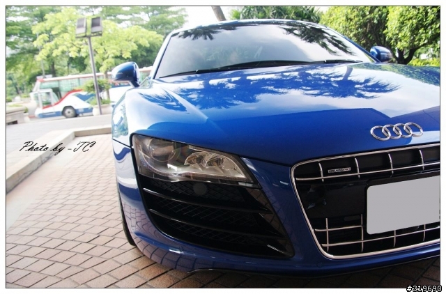 [分享] "Sepang blue" 這色的R8 也太美了吧