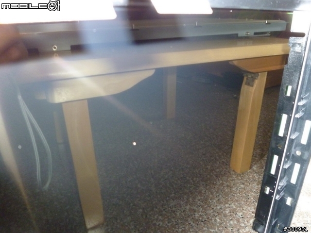 [分享] 液晶電視面板雜質入侵怎麼辦? 自己動手拆吧