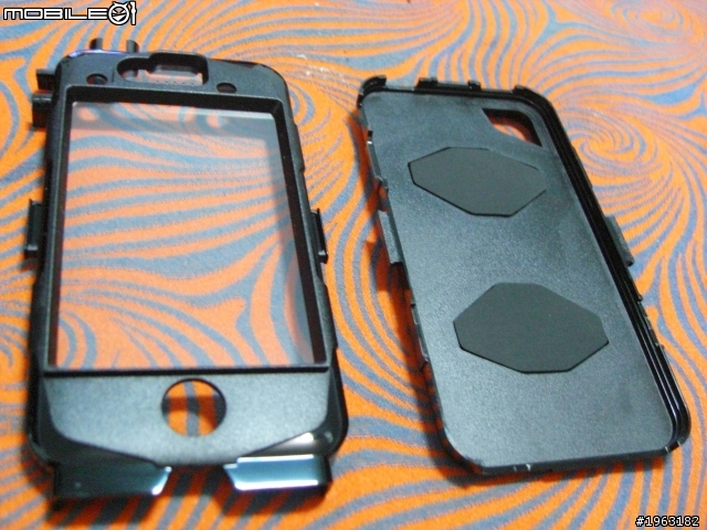 （開箱文）GRIFFIN Survivor iPhone4 case