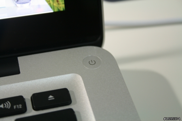 [開箱]還是選擇咬了一口蘋果 2011 Apple Macebook Pro 13"