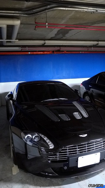 [分享照片]Aston Martin Vantage V12 Coupe Carbon Black Edition