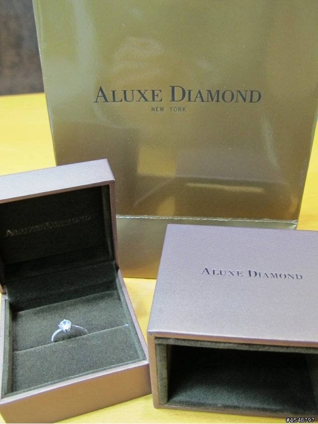 我的結婚四周年禮物~~~GIA的50分鑽戒