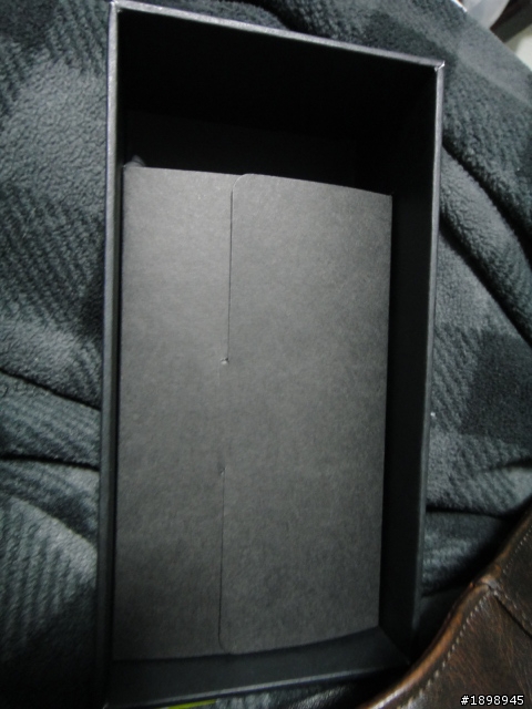 HTC Sensation 到手囉!!! (最不專業的開箱文 因為第一次發還不太會用 )
