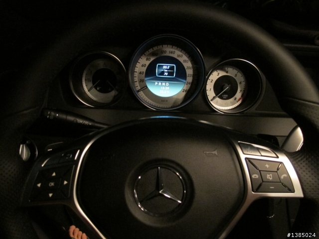 C200 AMG不專業之小弟第一次開箱... (去裝了行車紀錄器和幾張照片)