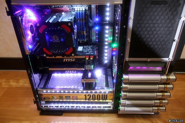 Thermaltake LeveL 10GT 炫光改裝 (圖多)