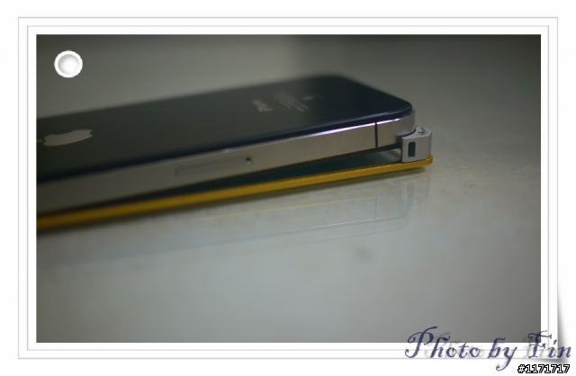【開箱文】新奇 多變 有趣的閃光禮物 -- x-change   i Phone4金屬殼