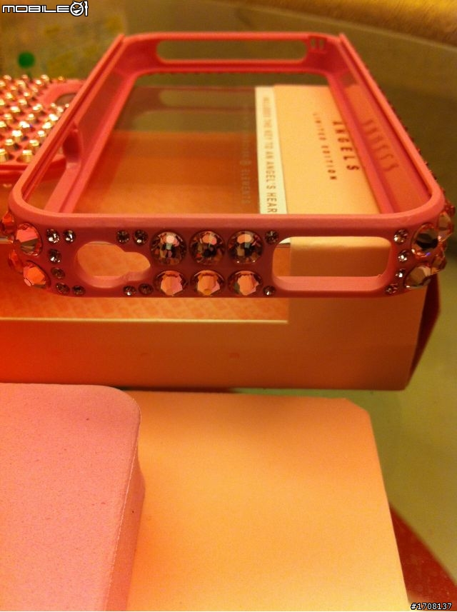 新手第一次開箱^^" 施華洛世奇水鑽背殼 for Iphone4