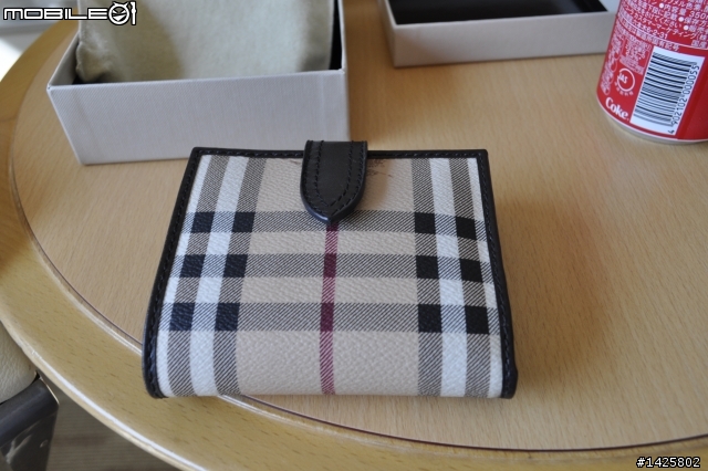 [開箱]BURBERRY經典戰馬紋女用皮夾