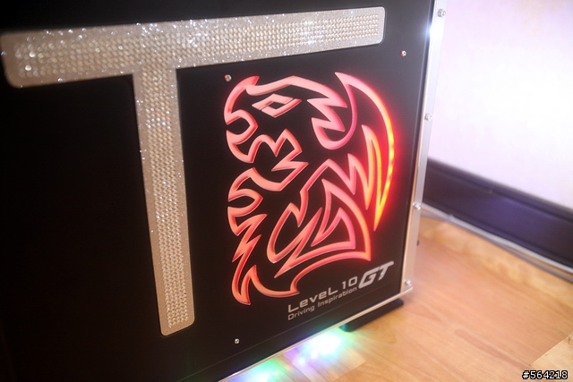 Thermaltake LeveL 10GT 炫光改裝 (圖多)