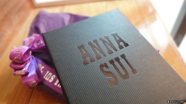 [分享]anna sui 紫蝶手鍊開箱(圖多慎入)