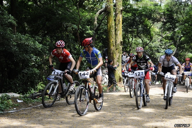 領圖喔!!100年6月5日 桃園縣縣長盃 下坡賽
