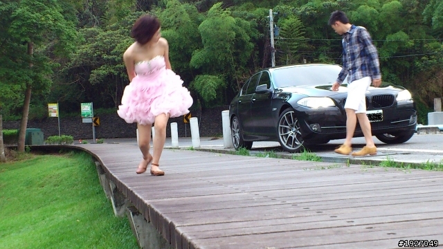(新車+新婚=好心情)   附上女王婚紗側拍^_^