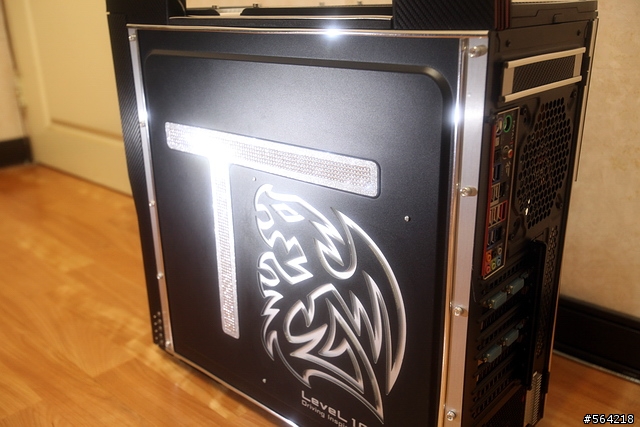 Thermaltake LeveL 10GT 炫光改裝 (圖多)