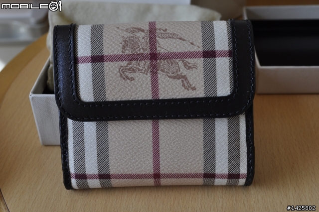 [開箱]BURBERRY經典戰馬紋女用皮夾