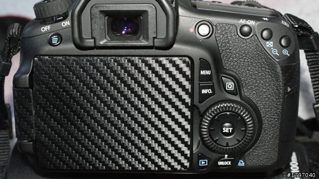來..炫耀一下..CARBON版 (60D+百微鏡+SIGMA 17-70mm)