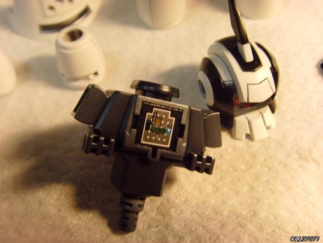 [作品分享] 紙箱戰機 LBX 002 迪庫