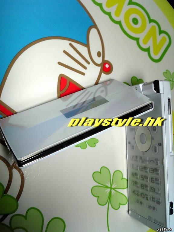 最新軟解扭脖子日機(docomo SH-10C) 裸眼3D+1610萬CCD+機面邊框來電閃燈=亮麗登場