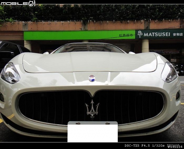 巧遇Maserati~~真的是要"眼屎那滴"(太感動了)