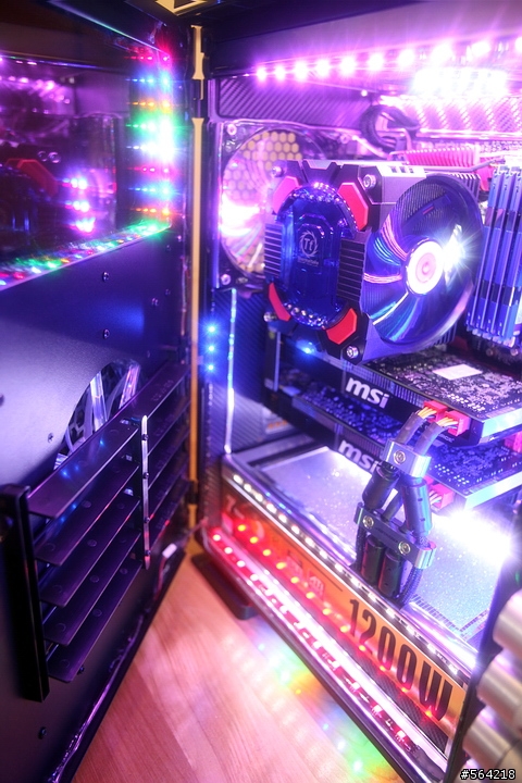 Thermaltake LeveL 10GT 炫光改裝 (圖多)