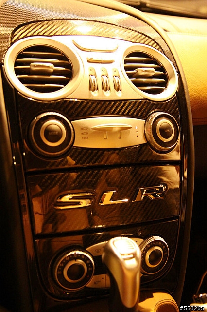 我也來開個箱 Mercedes McLaren SLR Roadster