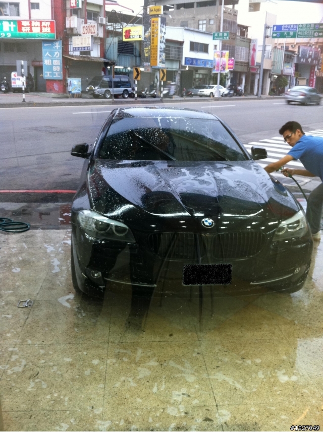 (新車+新婚=好心情)   附上女王婚紗側拍^_^
