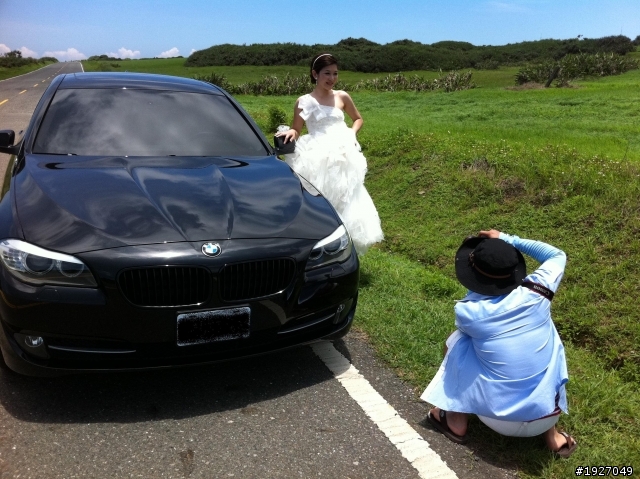 (新車+新婚=好心情)   附上女王婚紗側拍^_^