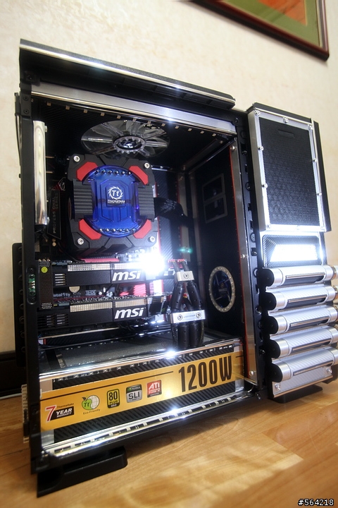 Thermaltake LeveL 10GT 炫光改裝 (圖多)