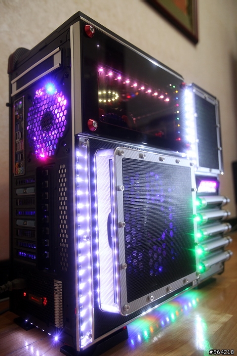 Thermaltake LeveL 10GT 炫光改裝 (圖多)