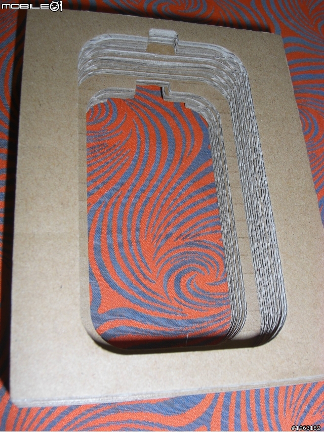 （開箱文）GRIFFIN Survivor iPhone4 case