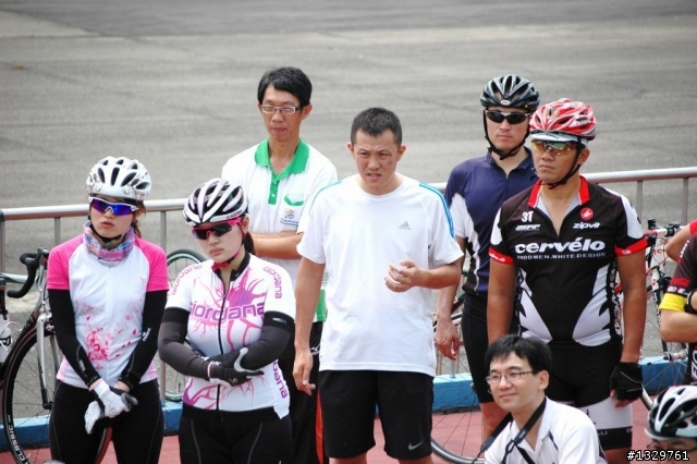 分享 追求速度的公路車與單速車