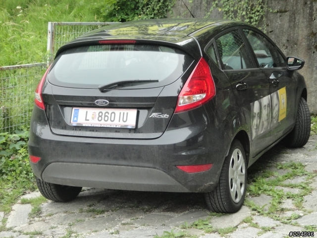 分享幾張在奧地利拍到的福特車