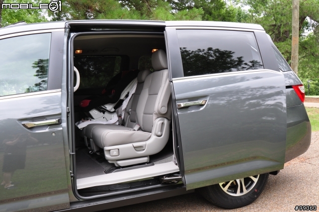 [不專業開箱] 2011全新改款Honda Odyssey EX-L