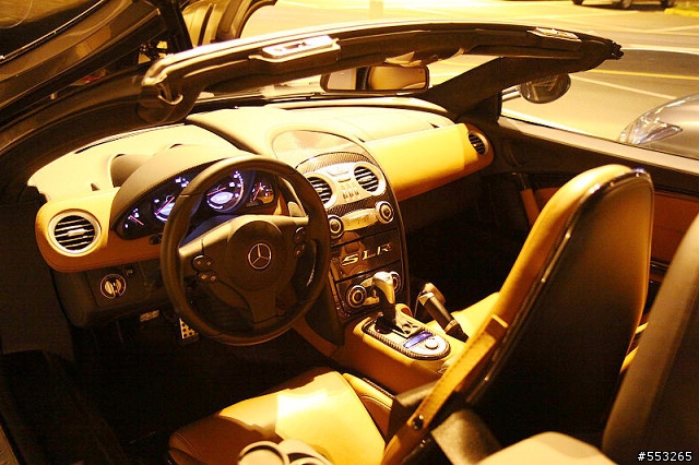 我也來開個箱 Mercedes McLaren SLR Roadster