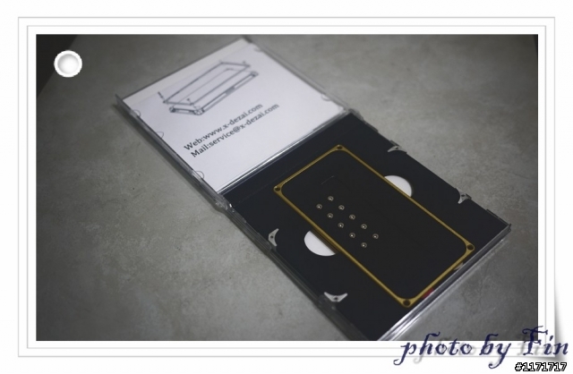 【開箱文】新奇 多變 有趣的閃光禮物 -- x-change   i Phone4金屬殼