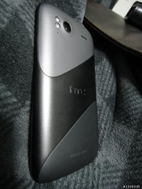 HTC Sensation 到手囉!!! (最不專業的開箱文 因為第一次發還不太會用 )