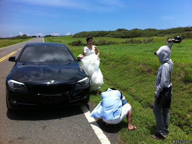 (新車+新婚=好心情)   附上女王婚紗側拍^_^