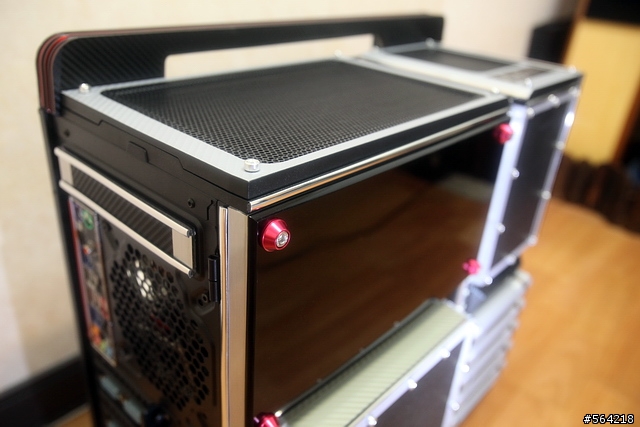 Thermaltake LeveL 10GT 炫光改裝 (圖多)