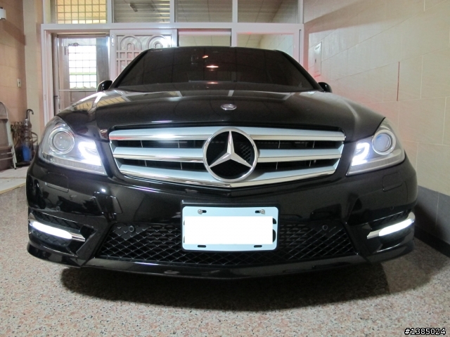 C200 AMG不專業之小弟第一次開箱... (去裝了行車紀錄器和幾張照片)