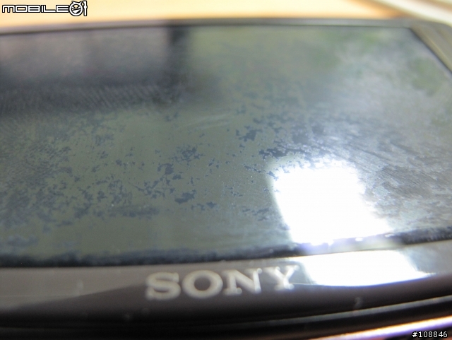 請問有人的數位相機螢幕會這樣嗎？