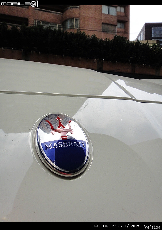 巧遇Maserati~~真的是要"眼屎那滴"(太感動了)