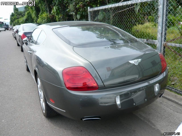 台中某貿易商到港.剛到停路邊的尚未整理Bentley Continental GT Coupe