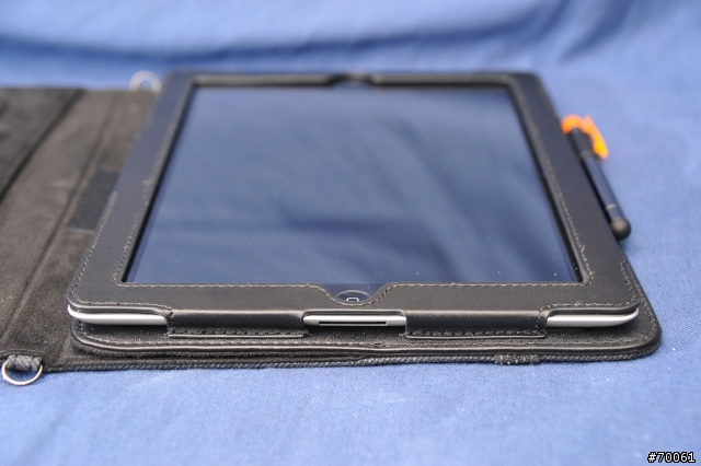 [開箱文]  iPad2 優質又大碗的筆記本保護套 -- OZAKI