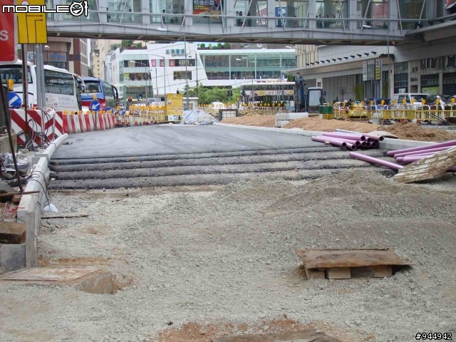 天啊！香港的路面怎麼可以鋪的比我們好[看圖]